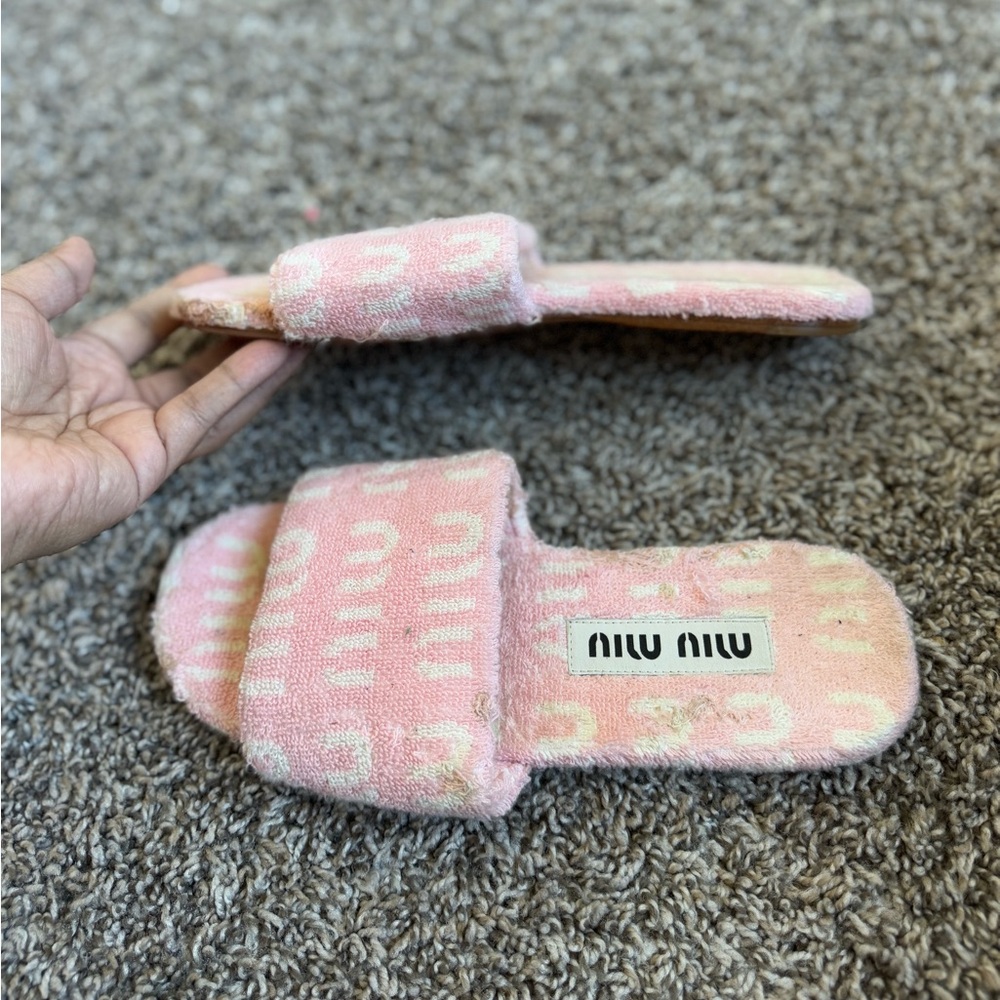 Miu Miu pink Logo terry cloth Pool Sandals slides - Picture 6 of 13